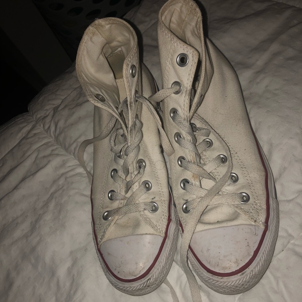 Women’s Size 8 high top Converse